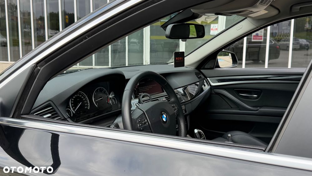 BMW Seria 5 530d xDrive Sport-Aut - 27