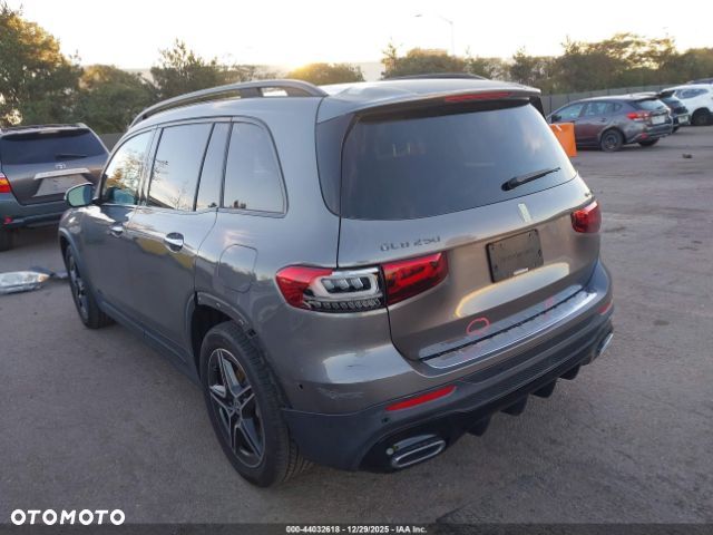 Mercedes-Benz GLB 250 4Matic 8G-DCT Progressive - 3