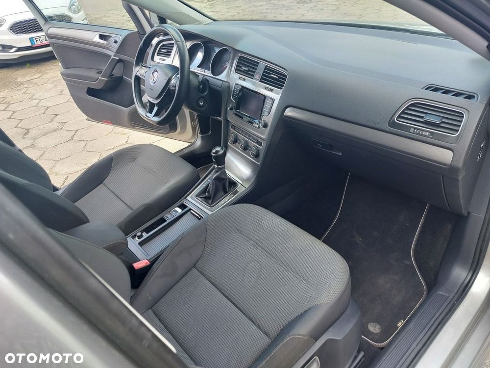 Volkswagen Golf - 15