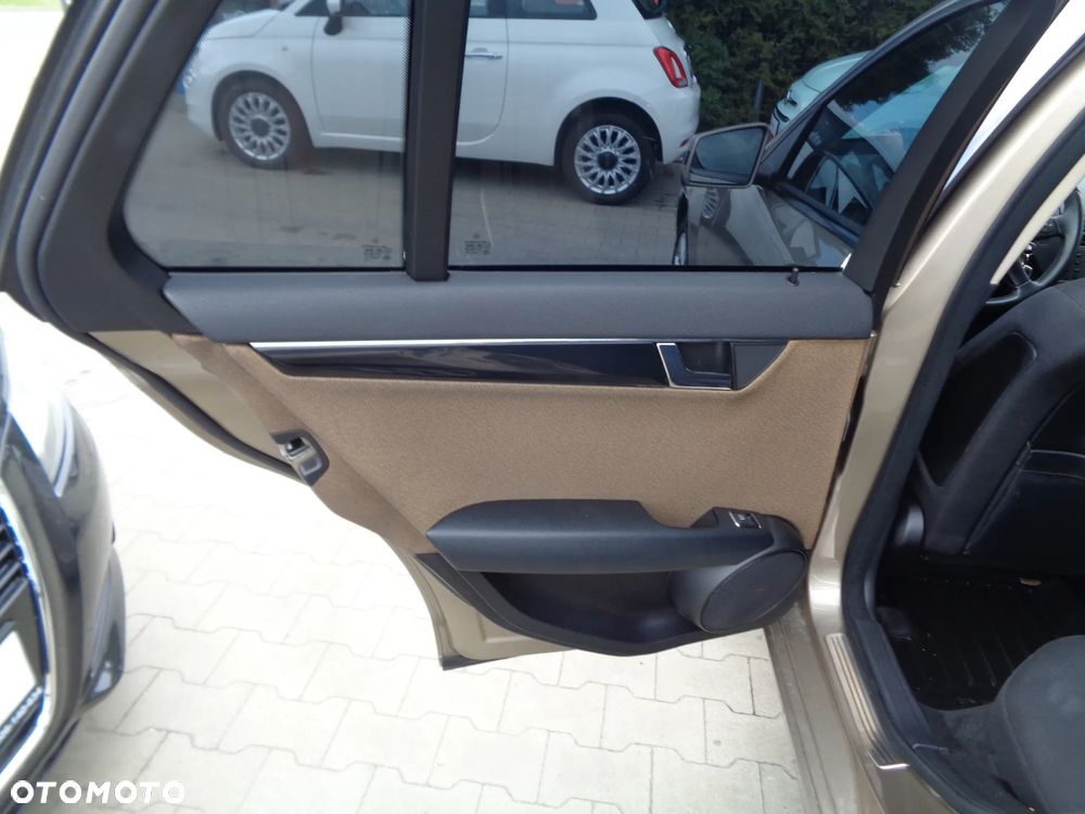 Mercedes-Benz Klasa C 200 CDI DPF Automatik Elegance - 12