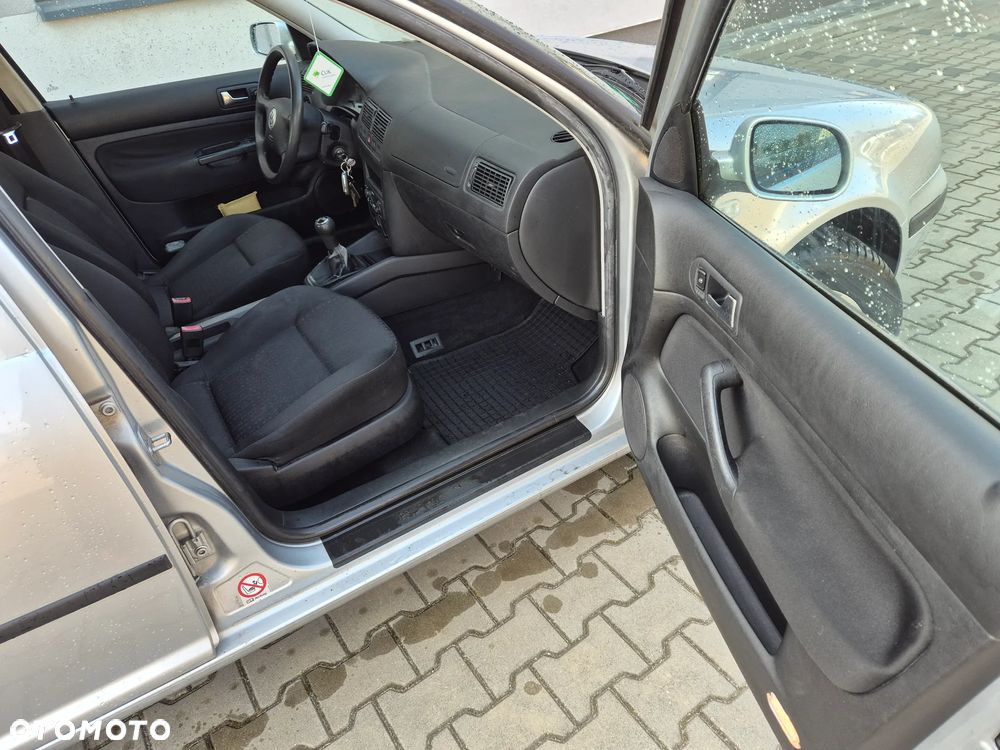 Volkswagen Golf 1.6 Basis - 12