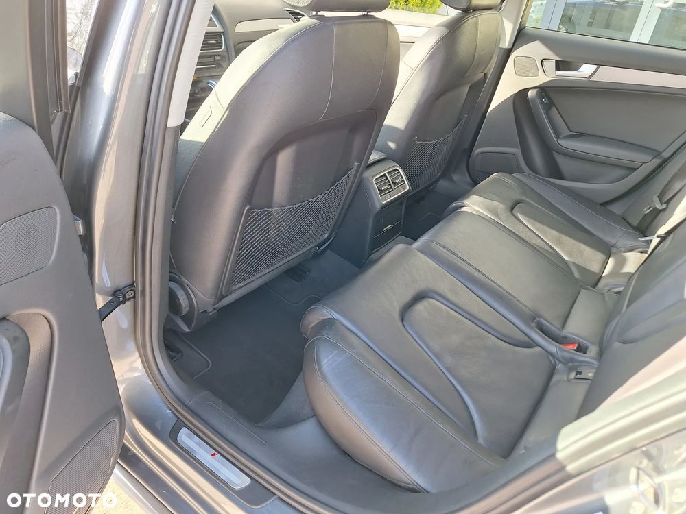 Audi A4 Avant 2.0 TDI DPF clean diesel quattro S tronic S line Sportpaket - 26