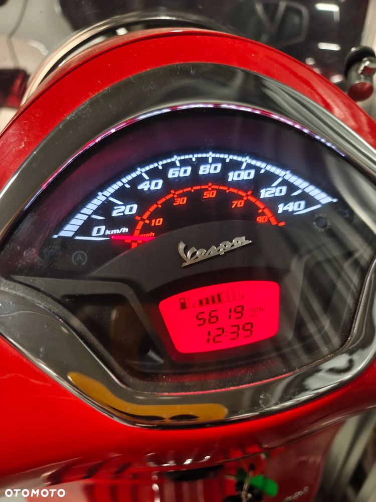 Vespa GTS - 17
