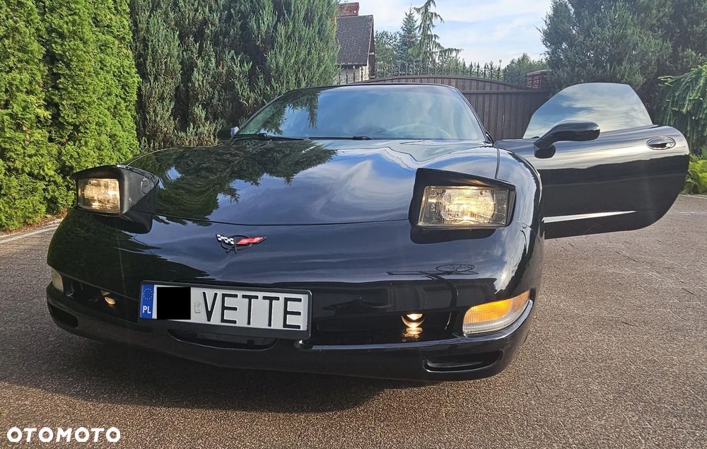 Chevrolet Corvette - 10