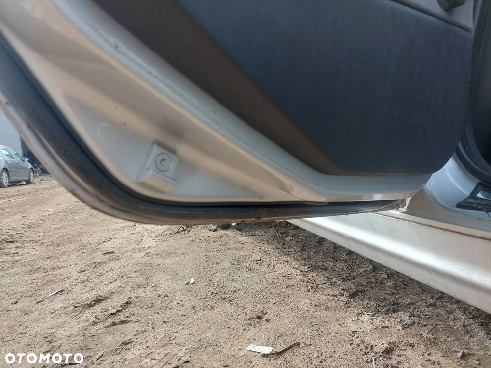 DRZWI KOMPLETNE LEWY TYŁ BMW E46 LIFT 316i 354/7 SREBRNE KOMBI TOURING - 8