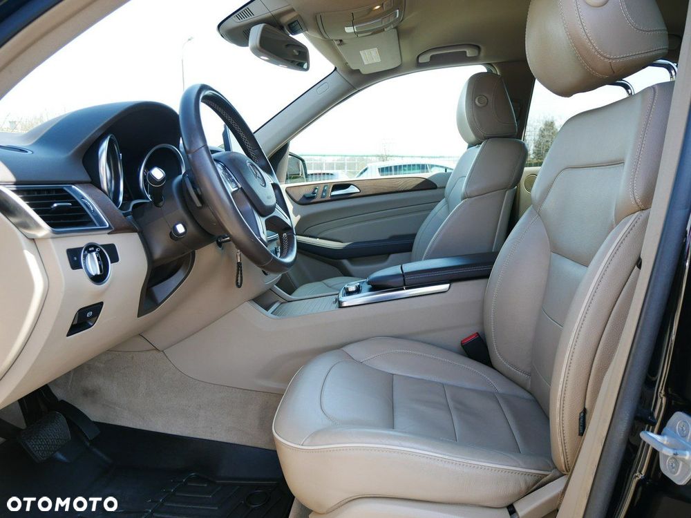 Mercedes-Benz ML - 11