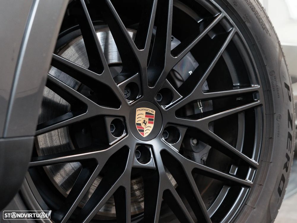 Porsche Cayenne Coupé E-Hybrid - 18