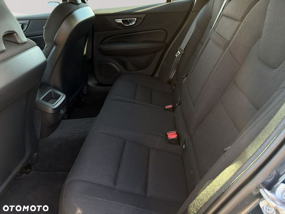 Volvo V60 B4 D Momentum Pro - 25