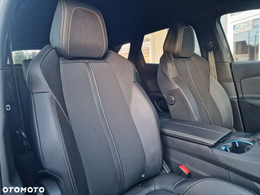 Peugeot 3008 1.6 PureTech HYbrid GT Line S&S EAT8 - 21