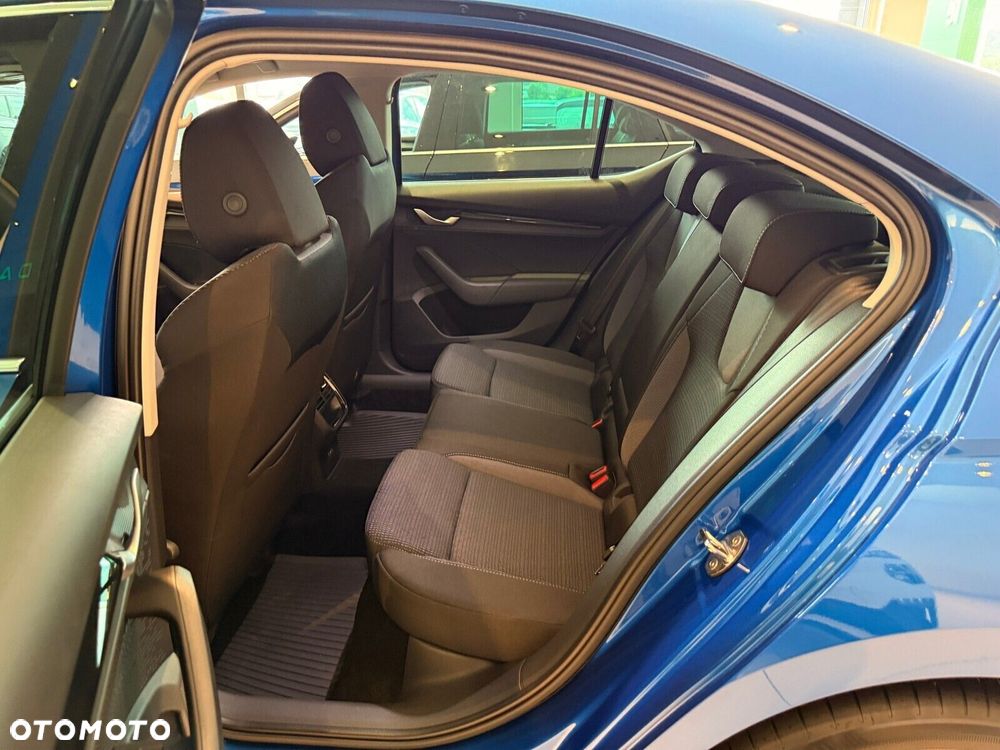 Skoda Octavia 1.5 TSI mHEV 30 Years DSG - 13