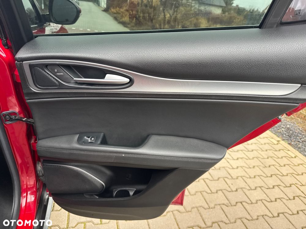 Alfa Romeo Stelvio 2.0 Turbo 16V AT8-Q4 Super - 26