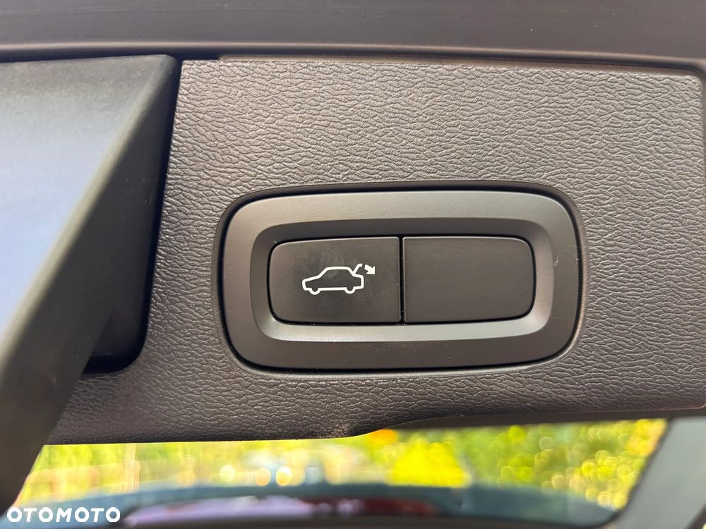 Volvo XC 60 D4 AWD Momentum - 22