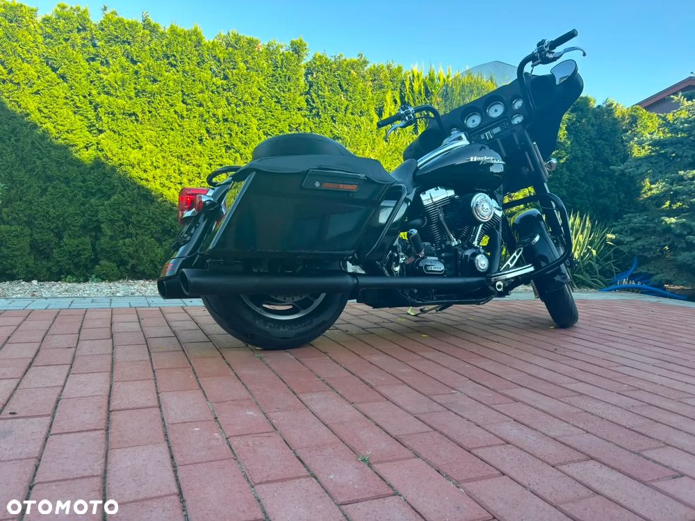 Harley-Davidson Touring Street Glide - 2