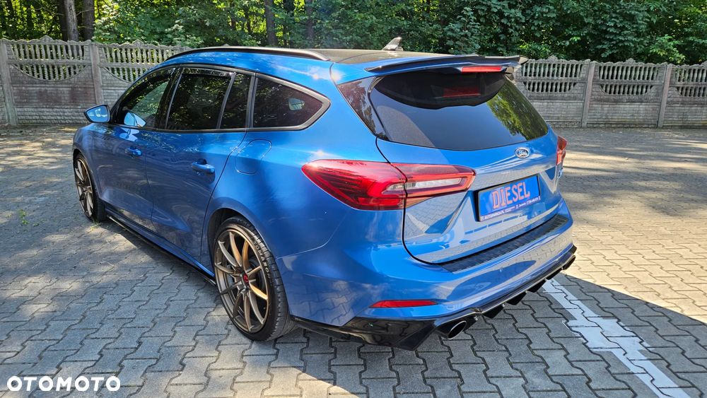 Ford Focus 2.0 EcoBlue S&S ST - 14