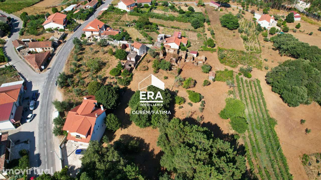 Terreno com Ruína com cerca de dois Hectares - Grande imagem: 2/16