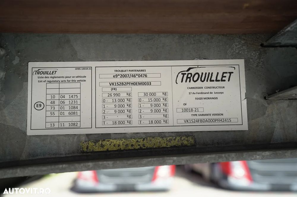 Fruehauf TROUILLET / CONTAINER / COFFER / DOUĂ AXE SAF / PODEA FOARTE REZISTENTĂ: ȘIMBĂTĂ / SAF / 2022 - 27