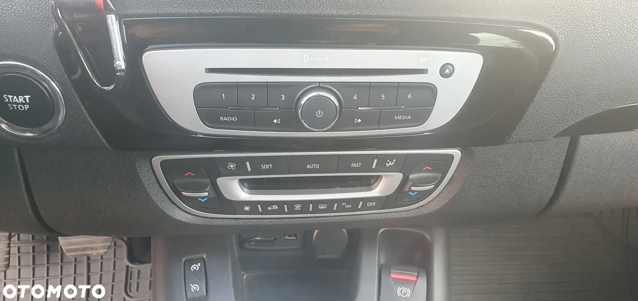 Renault Scenic ENERGY TCe 115 Bose Edition - 17