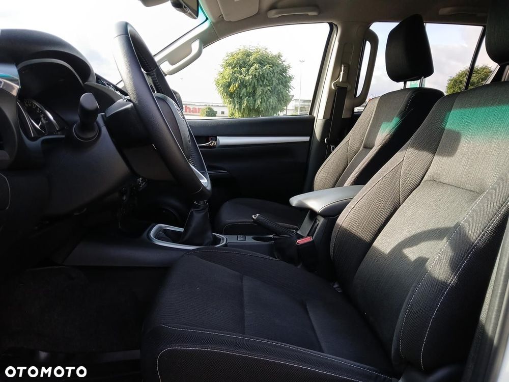 Toyota Hilux 2.8 D-4D Double Cab SR5 4x4 - 19