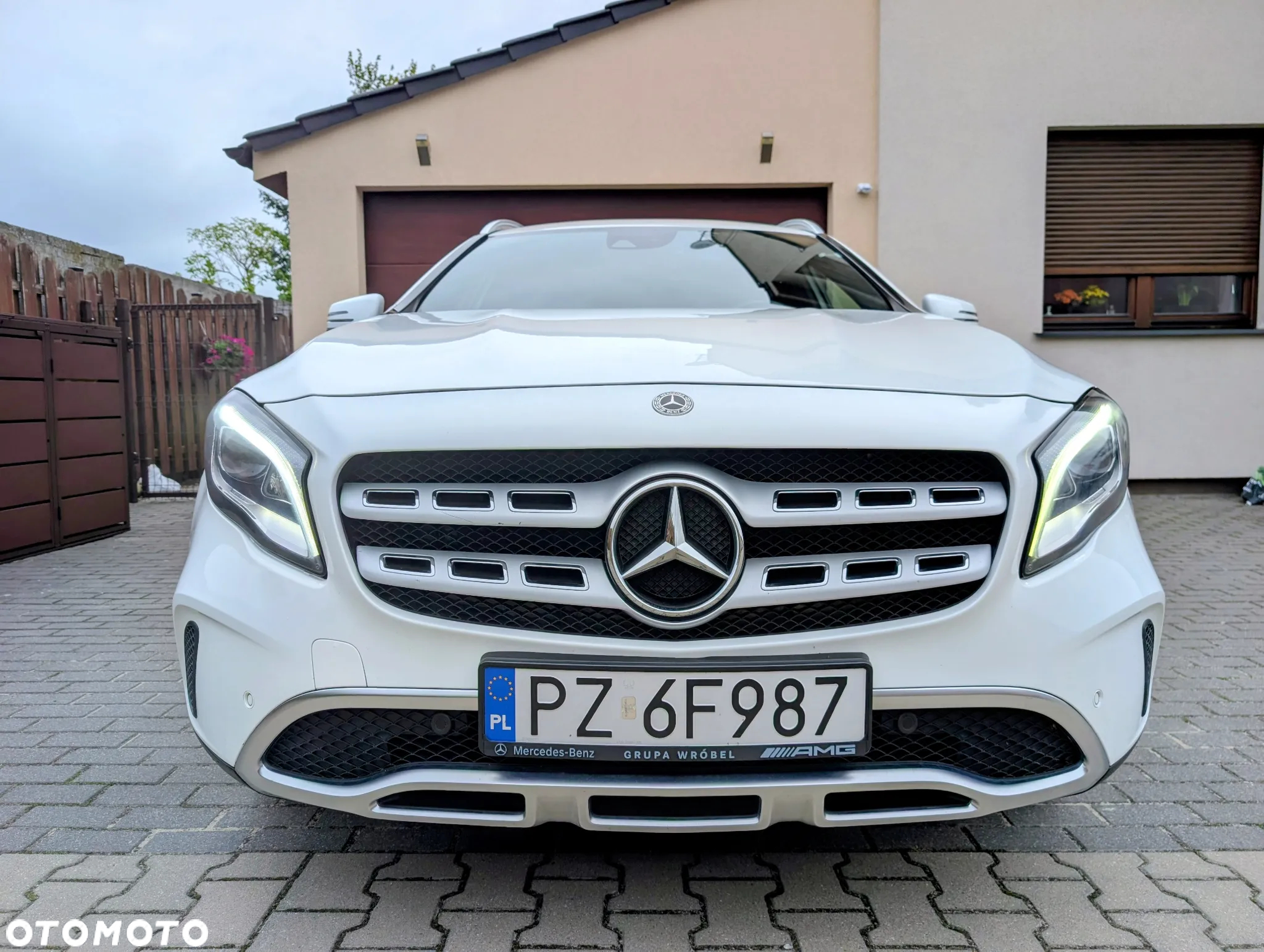 Mercedes-Benz GLA 200 7G-DCT - 5