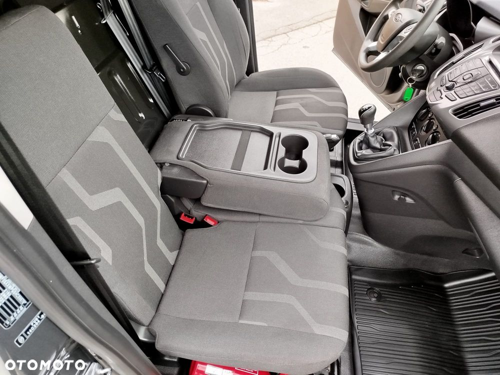 Ford Transit Connect - 9