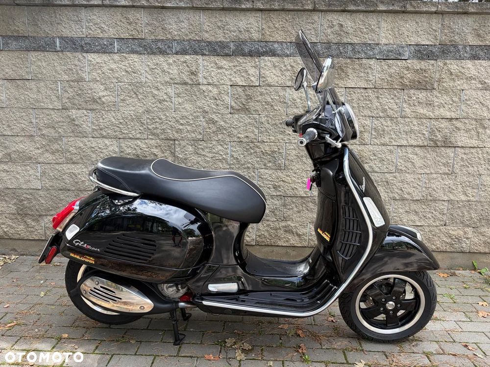Vespa GTS - 17