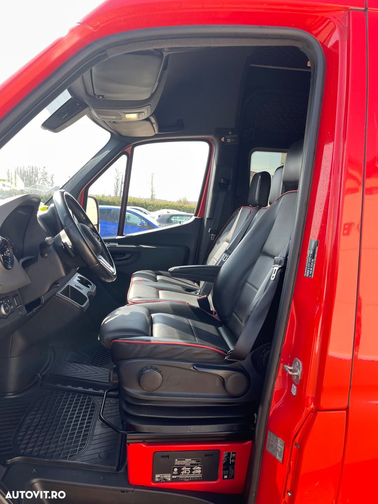 Mercedes-Benz Sprinter - 25