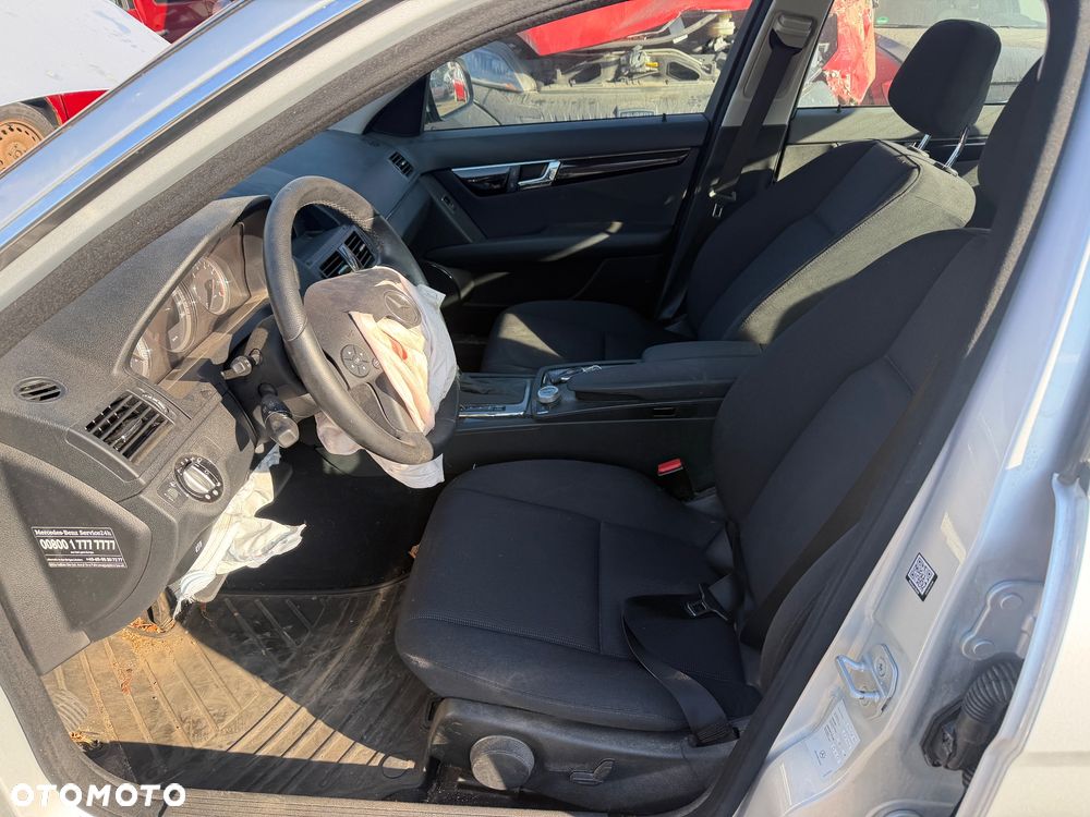 Mercedes-Benz Klasa C 230 7G-TRONIC - 16