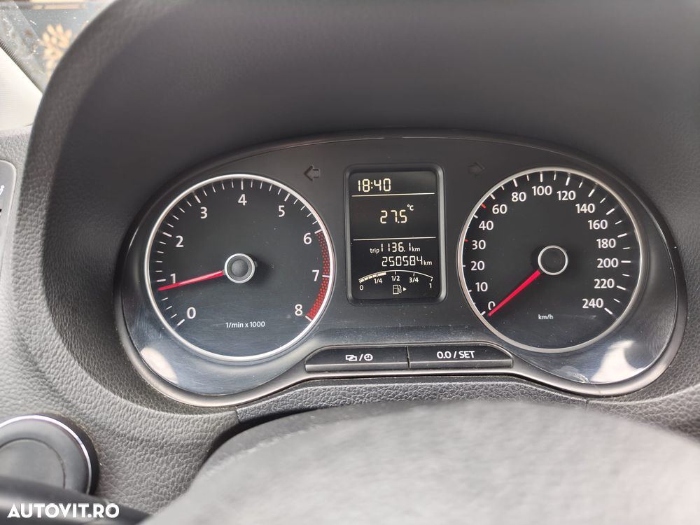 VOLKSWAGEN Polo 2013 — imagine 10