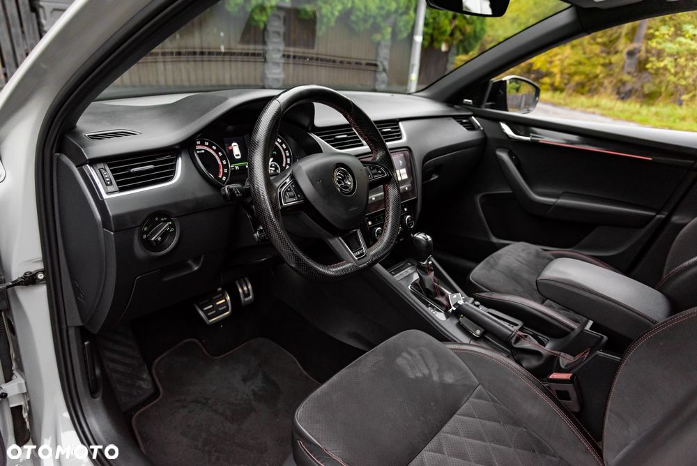 Skoda Octavia 2.0 TDI 4x4 DSG RS - 17