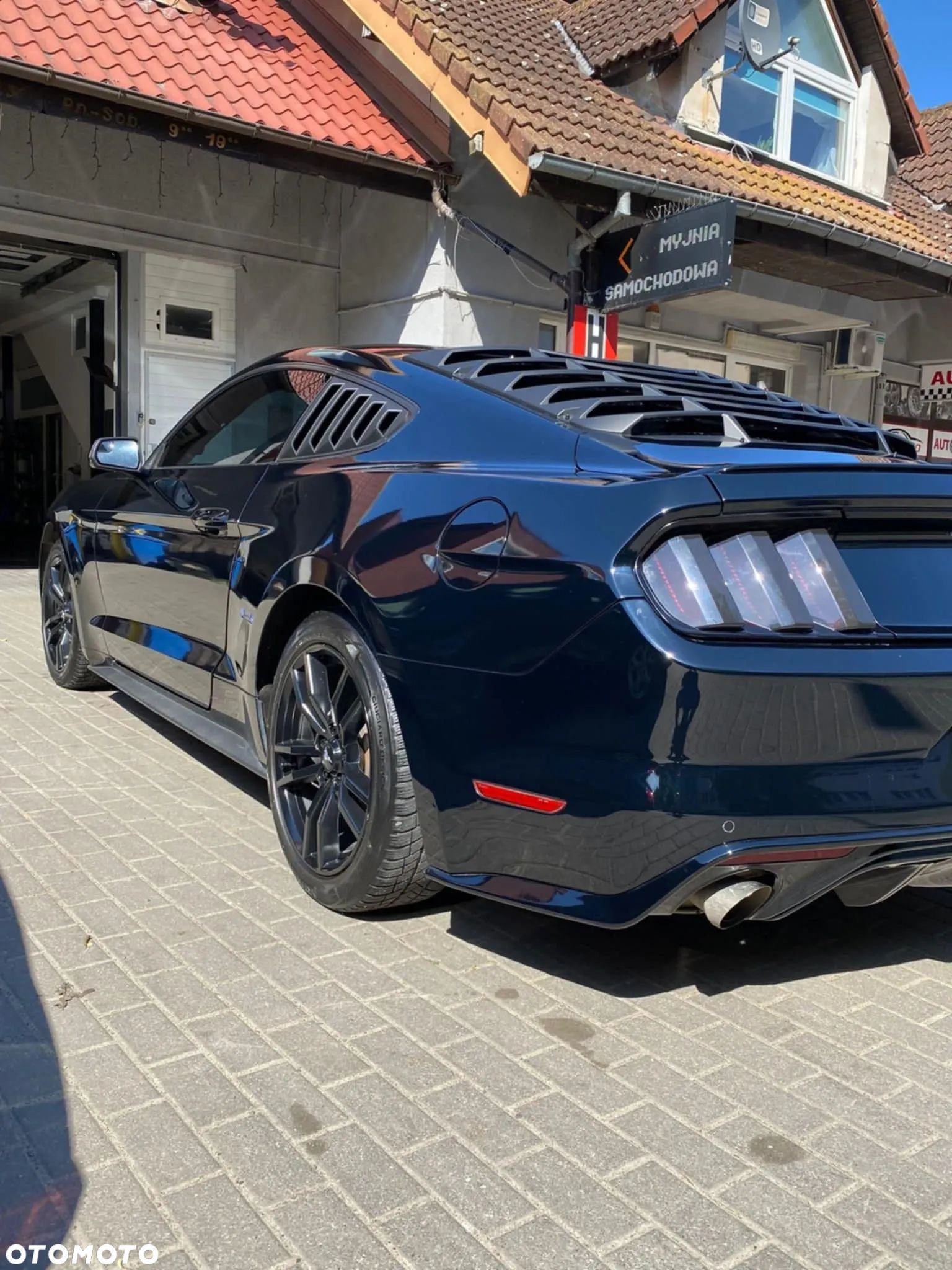 Ford Mustang - 1