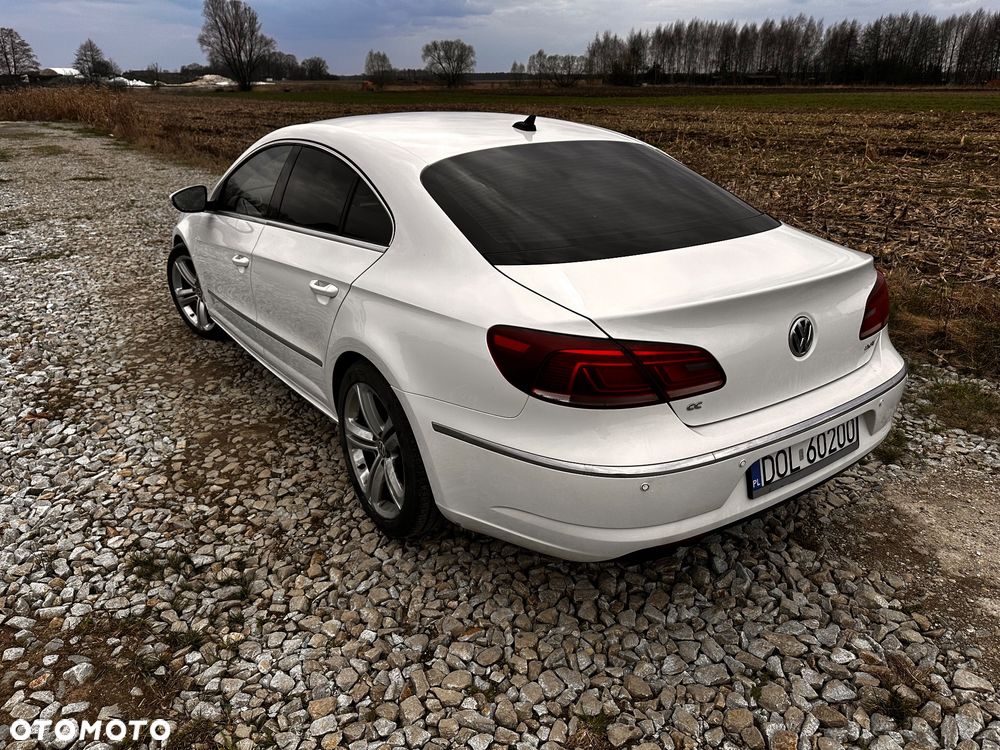 Volkswagen Passat - 13