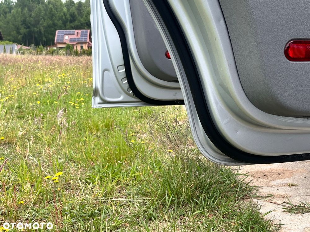 Volkswagen Touran 1.9 TDI DSG Trendline - 15
