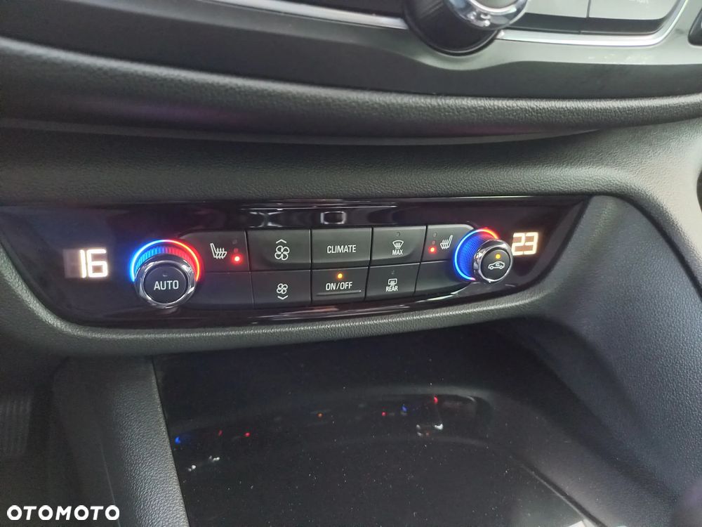 Opel Insignia 2.0 CDTI automatik Business Edition - 30