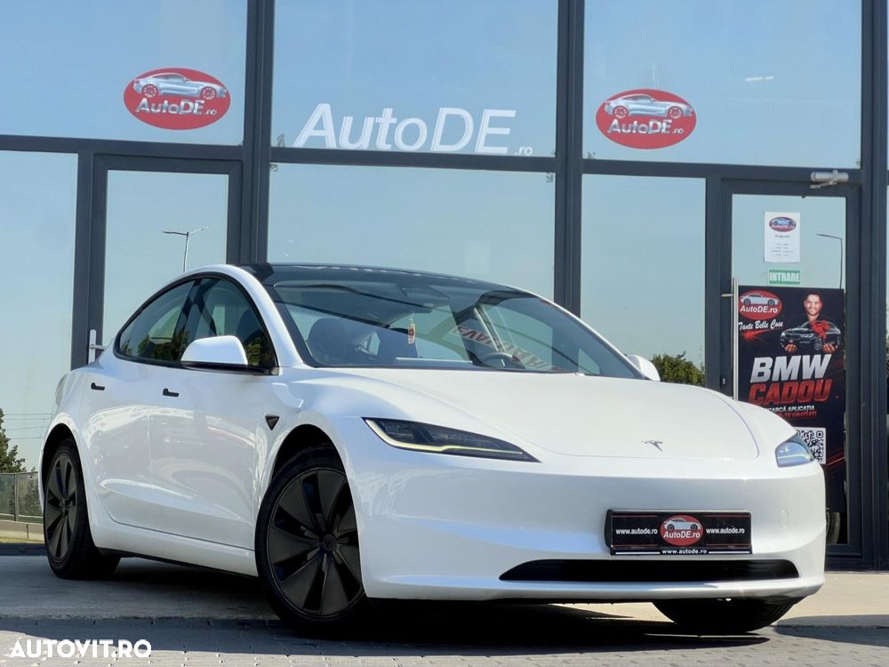 Tesla Model 3 - 3