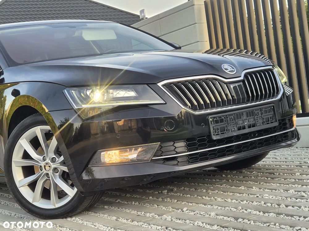 Skoda Superb 2.0 TDI Premium Edition - 10