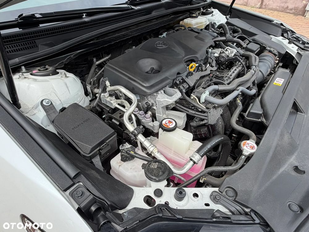 Toyota Camry 2.5 Hybrid Executive CVT - 26