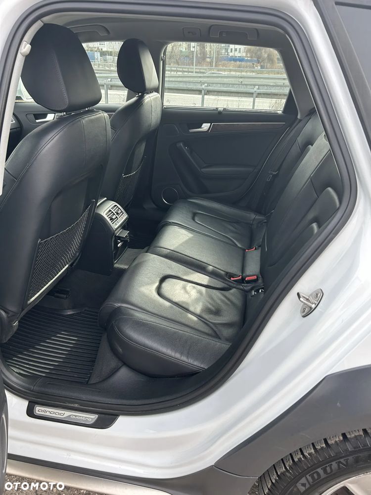 Audi A4 Allroad - 12