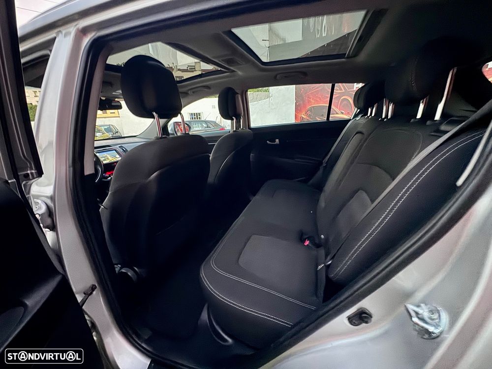 Kia Sportage 1.7 CRDI ISG TX Navi - 9