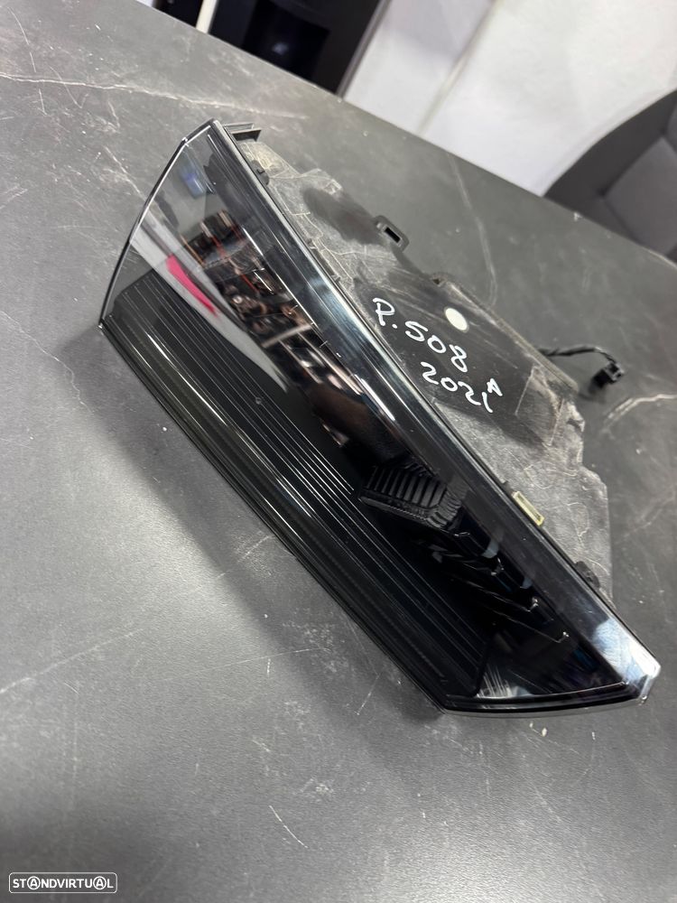Farolim traseiro esquerdo da mala Peugeot 508  carrinha de 2021 - 1