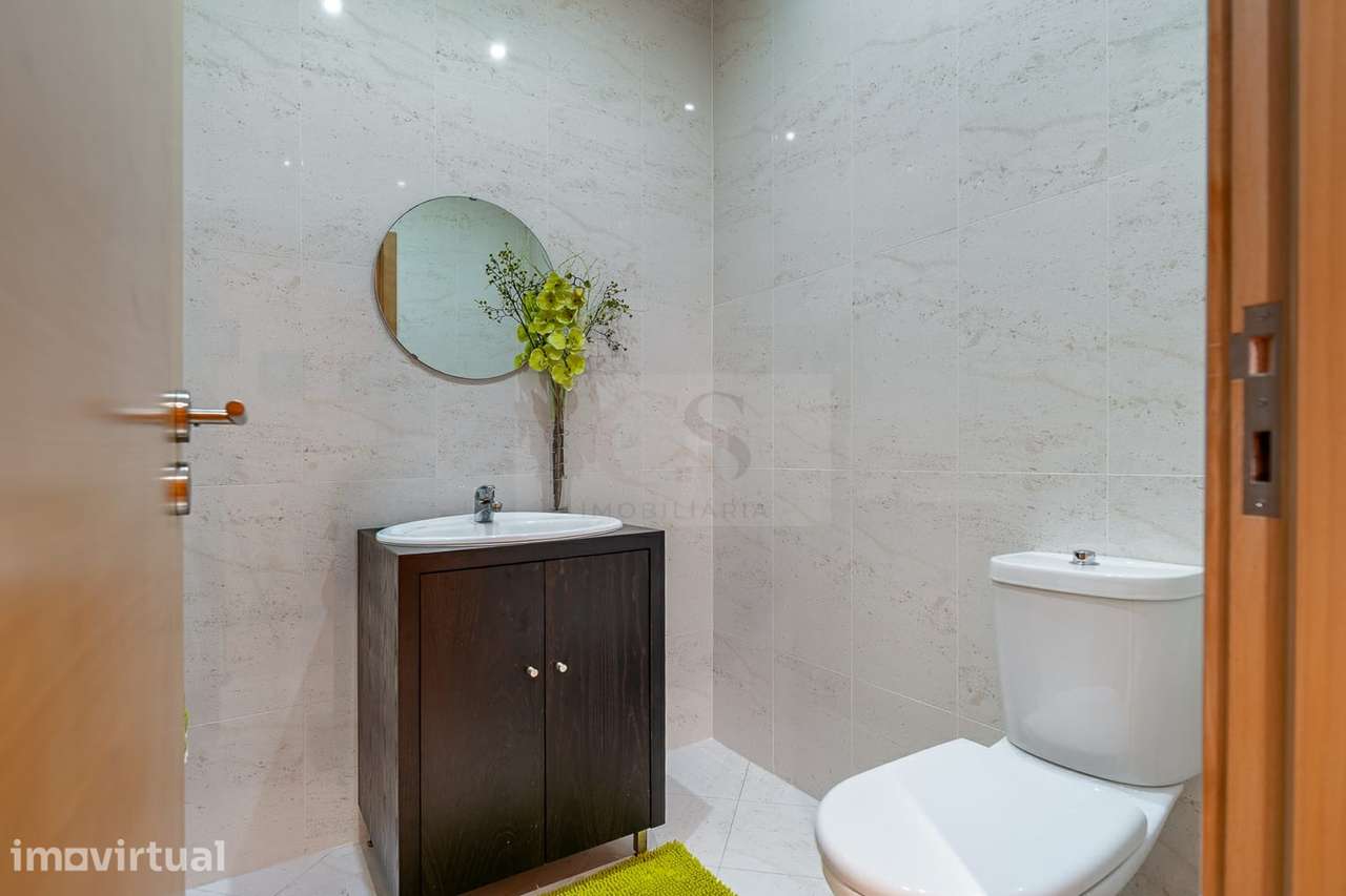 Apartamento T3 Luminoso e Mobilado em Nogueira da Regedoura - Grande imagem: 5/18