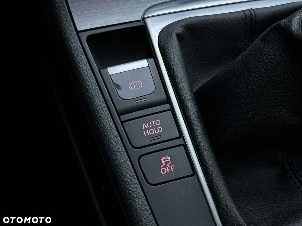 Volkswagen Passat - 28