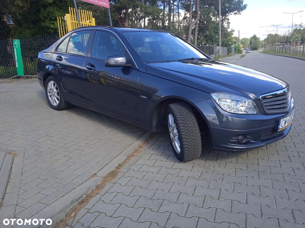 Mercedes-Benz Klasa C 180 BlueEFFICIENCY Elegance - 17