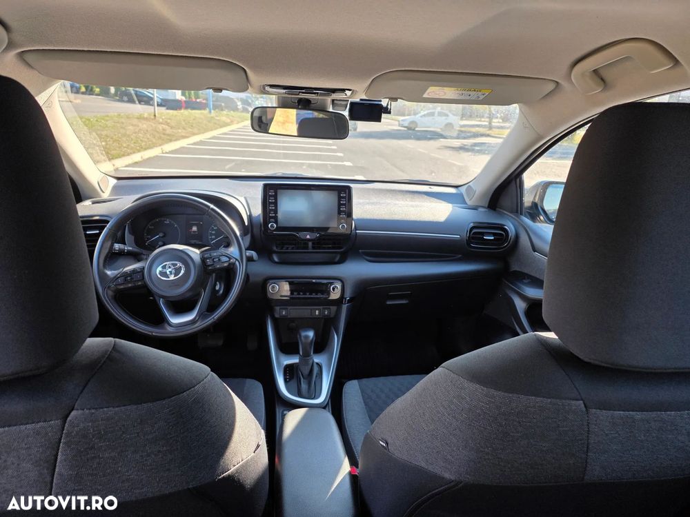 Toyota Yaris 1.5 VVT-i HSD Dynamic Bi-tone - 9
