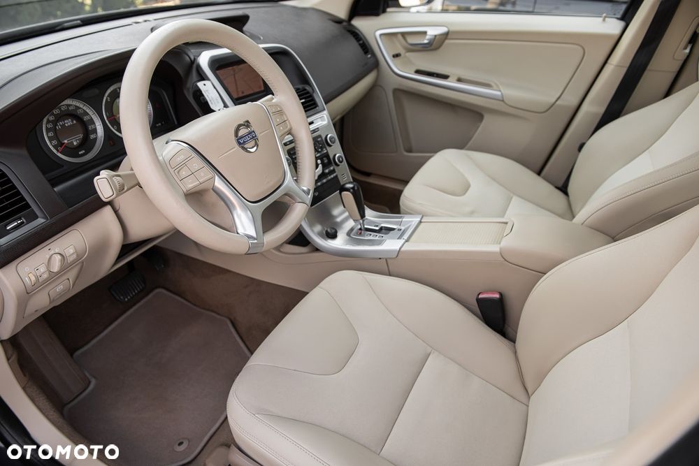 Volvo XC 60 D5 AWD Momentum - 15