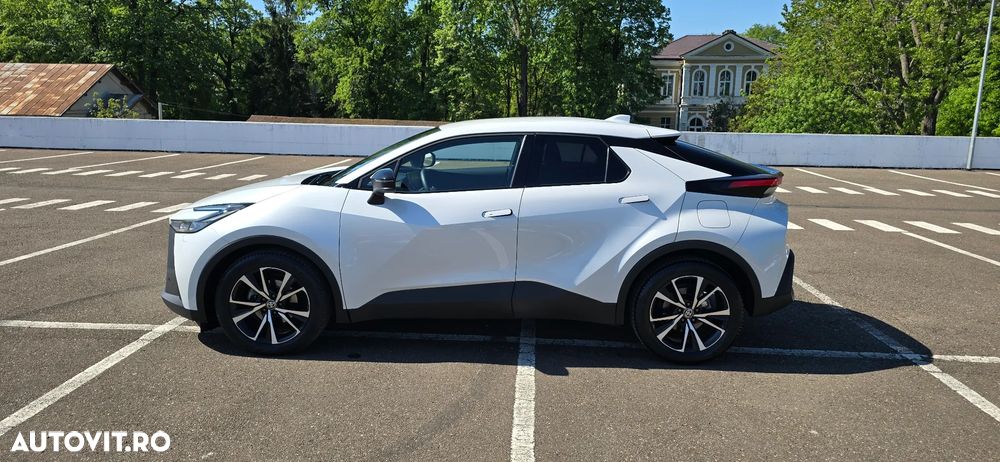 Toyota C-HR 1.8 Hybrid Team Deutschland - 12