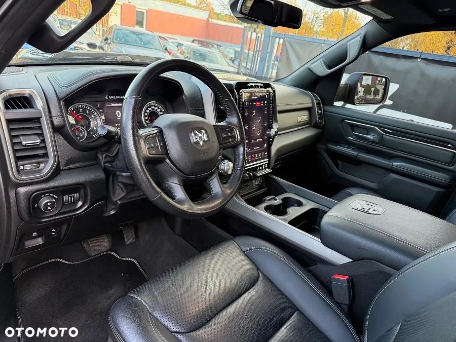 RAM 1500 Crew Cab Sport - 17