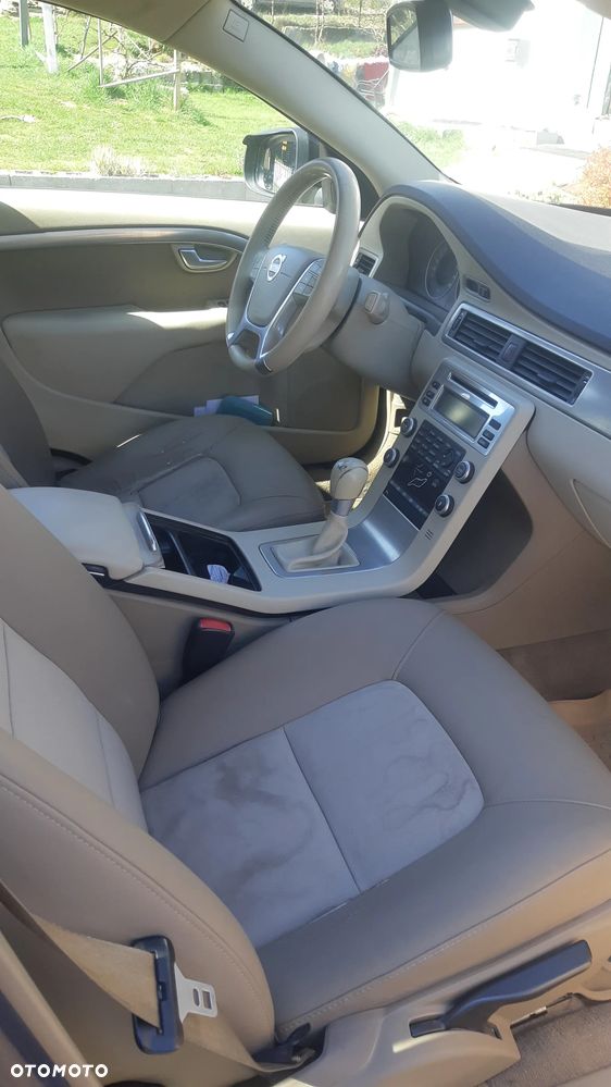 Volvo V70 2.0D Momentum - 4