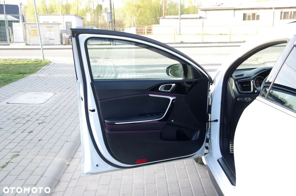 Kia ProCeed 1.6 CRDi GT Line DCT - 19