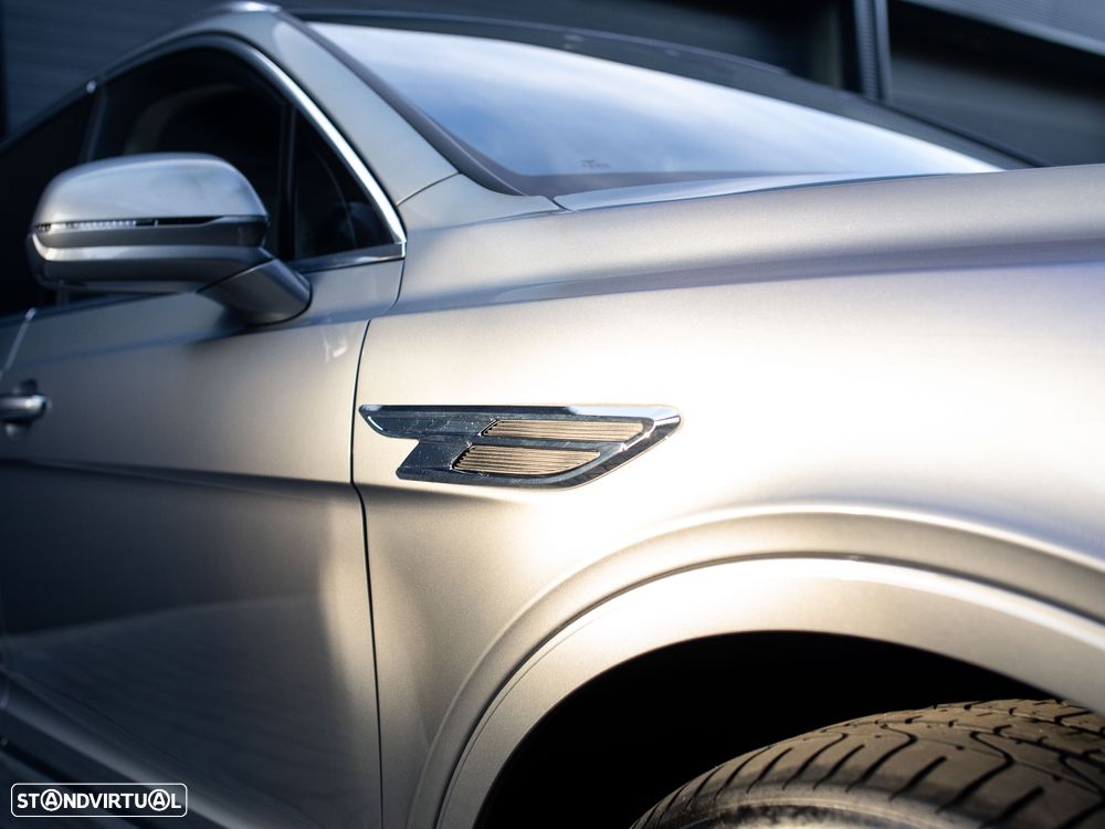 Bentley Bentayga EWB V8 Azure - 11