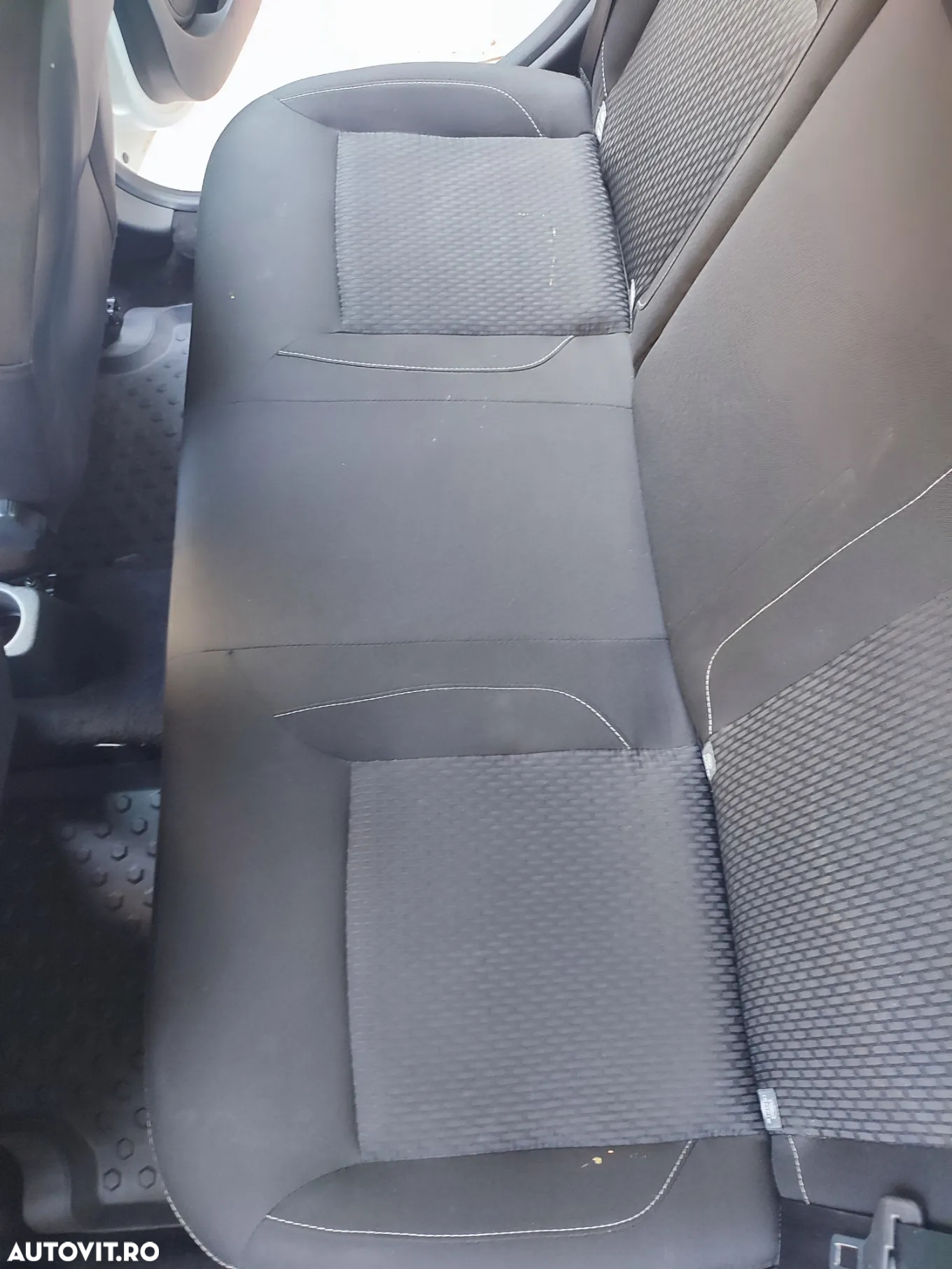 Dacia Logan 0.9 TCe Laureate - 24
